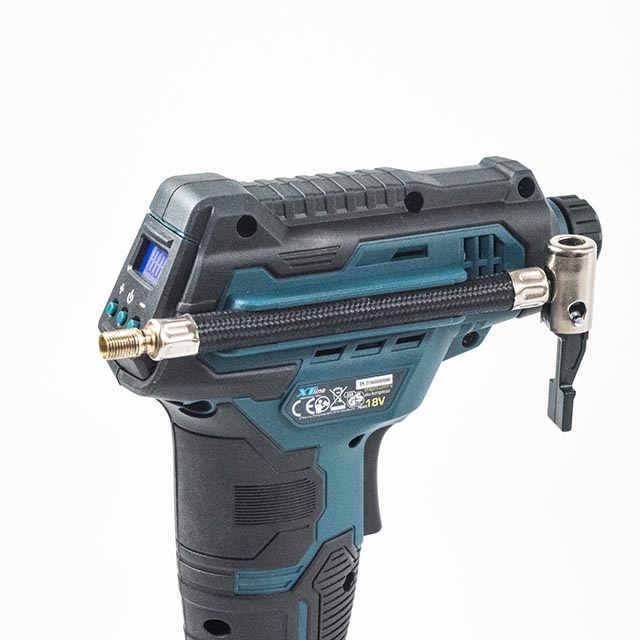 XTline Aku kompresor 18V + příslušenství XT102775