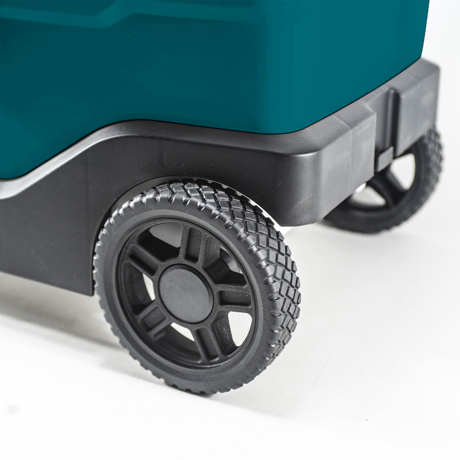 XTline Průmyslový vysavač na suché a mokré vysávání 1600W + příslušenství XT102810