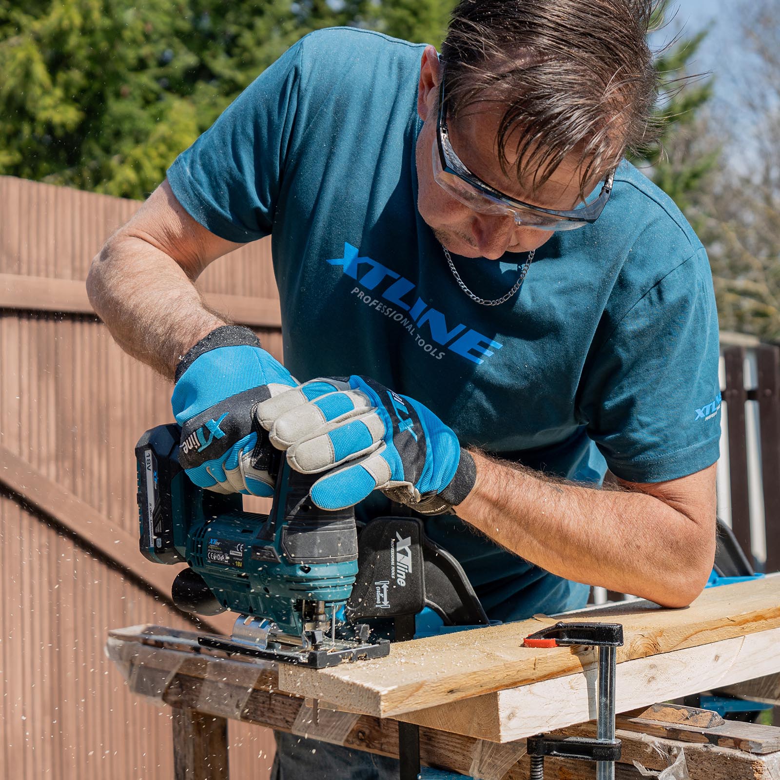 XTline Aku přímočará pila 18V